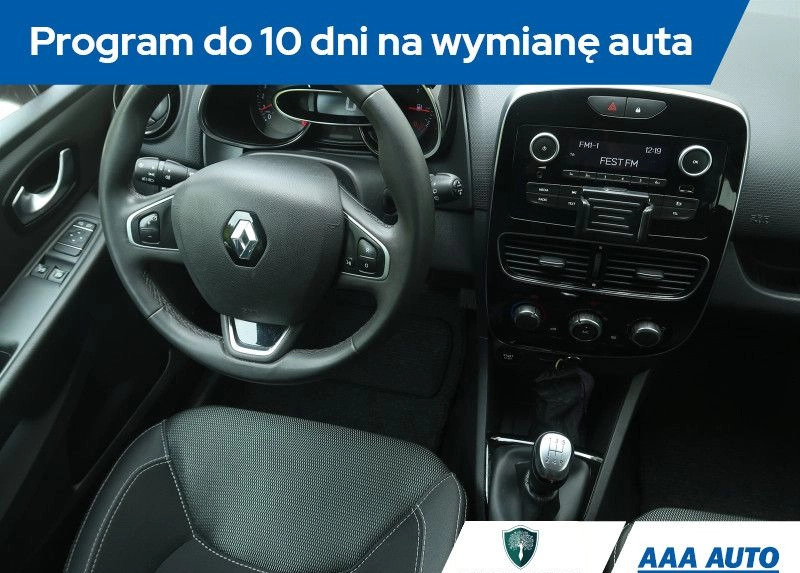 Renault Clio cena 37000 przebieg: 121688, rok produkcji 2018 z Krynki małe 232